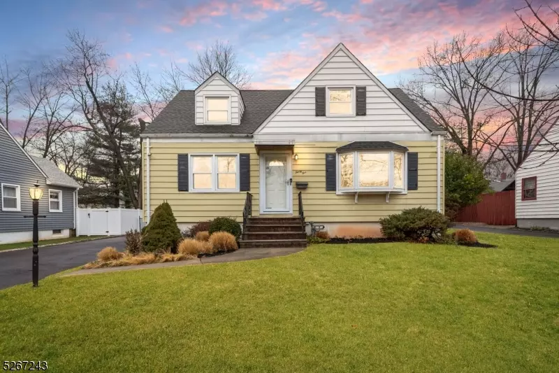 35 Poplar Pl, Fanwood Boro, NJ 07023