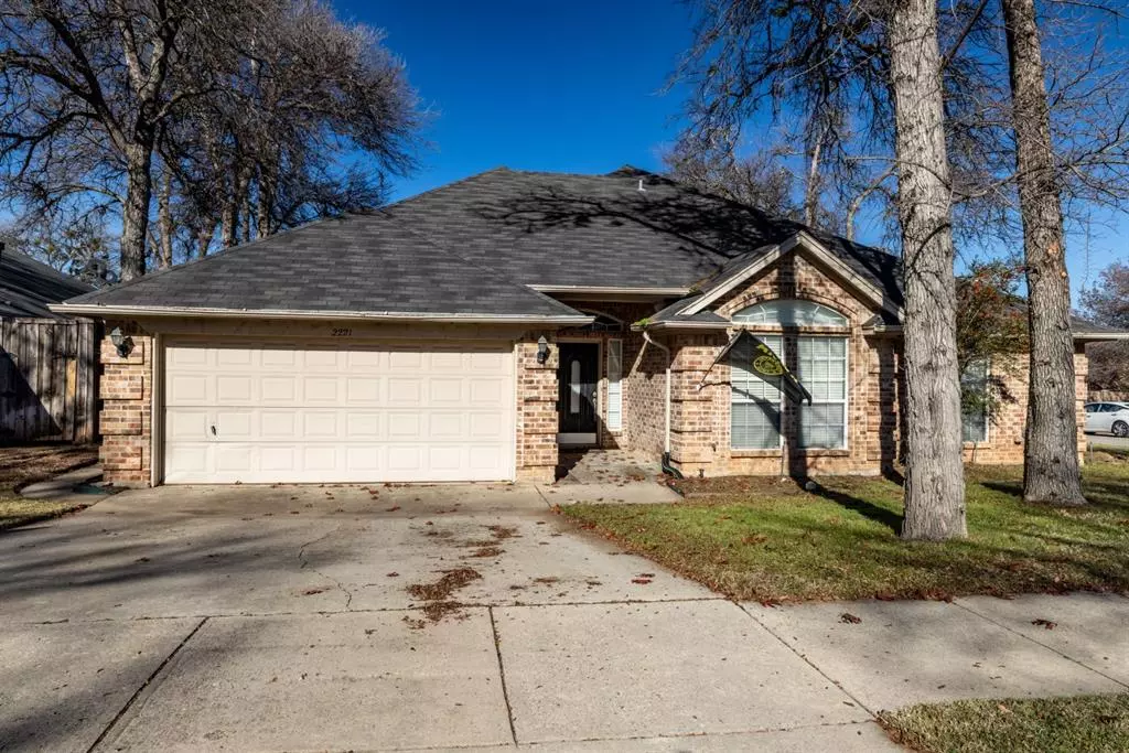 Bedford, TX 76022,2221 Greendale Court