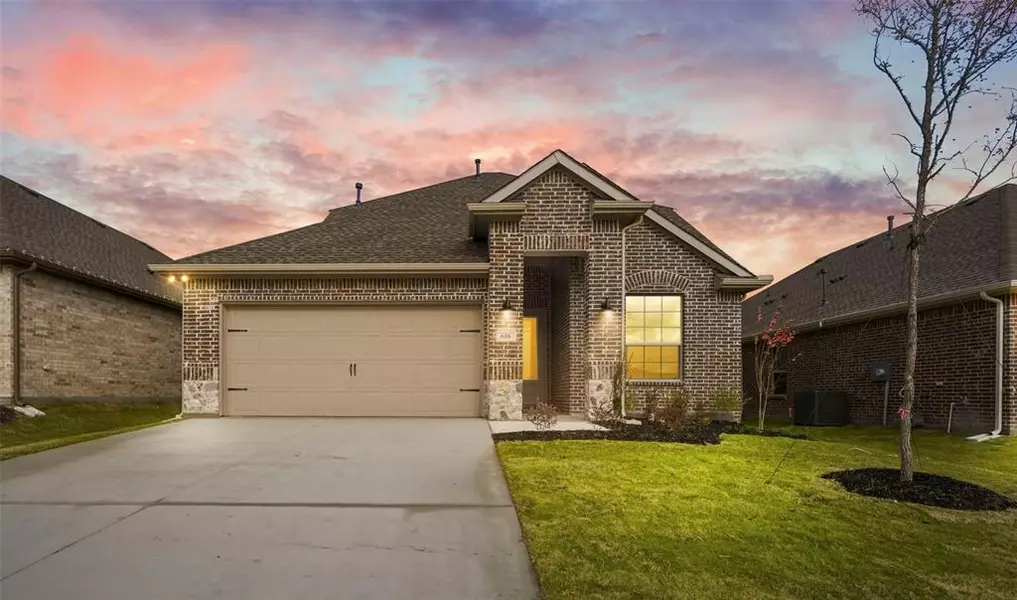 618 Erin Hills Drive, Red Oak, TX 75154