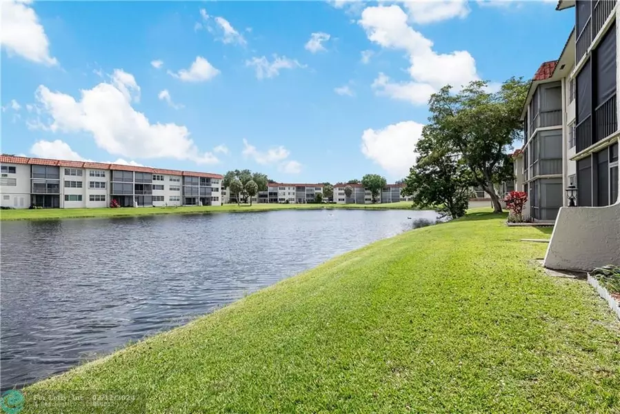 8961 S Hollybrook Blvd  #109, Pembroke Pines, FL 33025