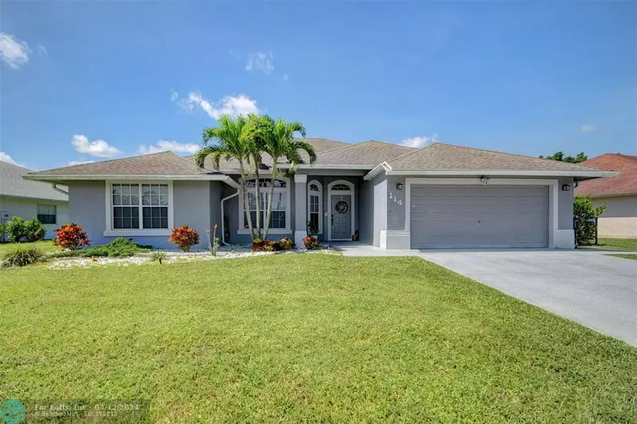 114 Sycamore Dr, Royal Palm Beach, FL 33411