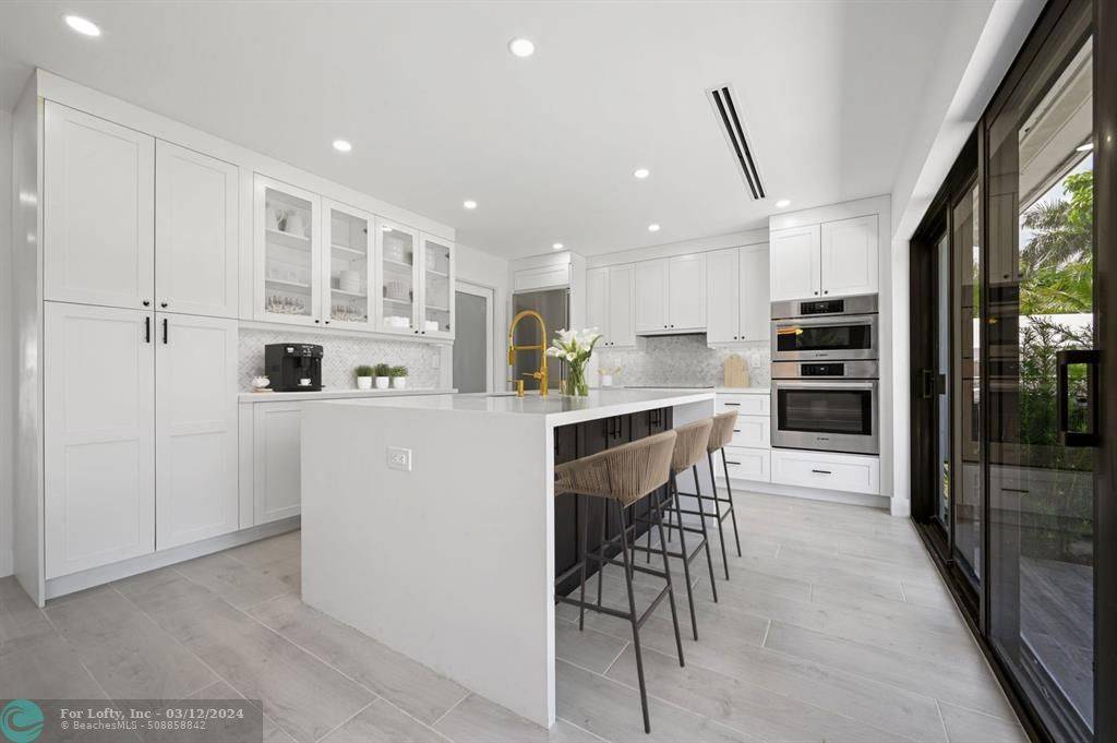 1043 Lincoln St, Hollywood, FL 33019