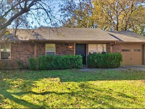 509 W Mckinney Street, Pilot Point, TX 76258