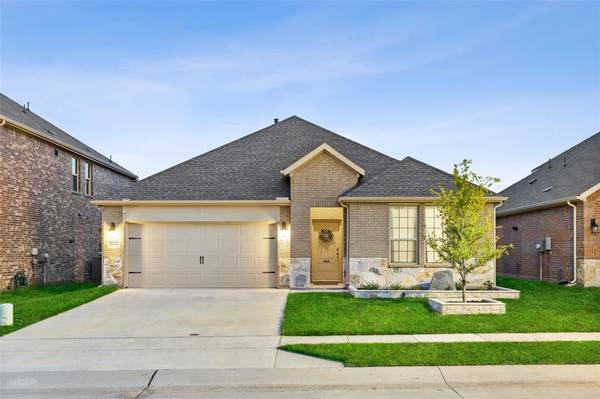 10604 Thunderwood Drive, Aubrey, TX 76227