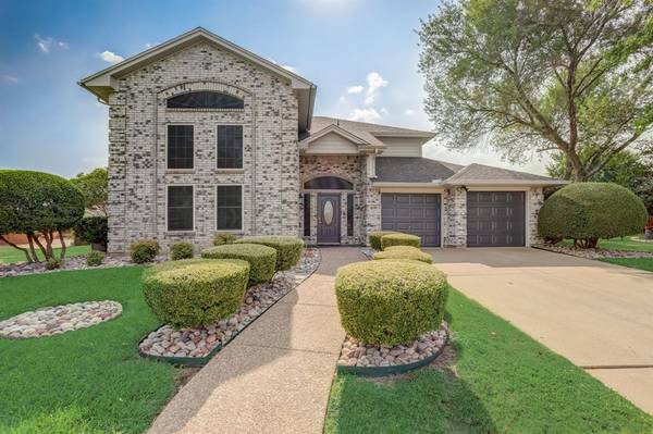 4 Mills Court, Mansfield, TX 76063