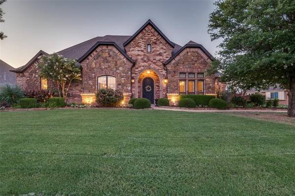 1332 Whisper Willows Drive, Fort Worth, TX 76052