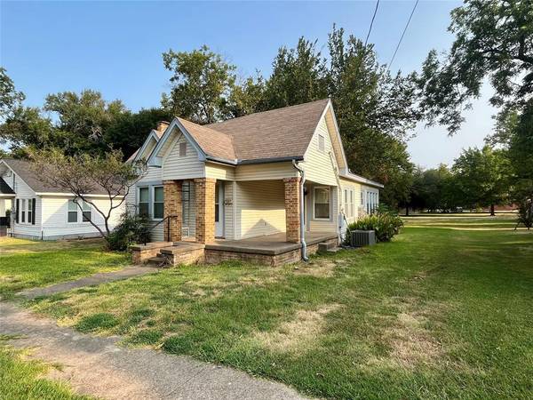 312 W Mcdonald Street, Mineola, TX 75773