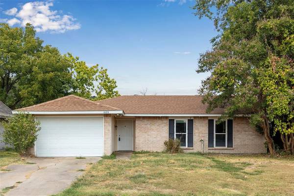 1609 Whiteoak Drive, Garland, TX 75040