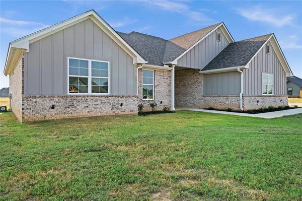 12409 Maplewood Drive, Lindale, TX 75771