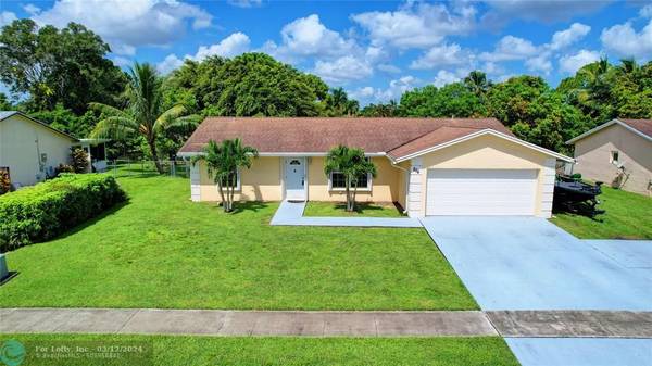 204 Bobwhite Rd,  Royal Palm Beach,  FL 33411