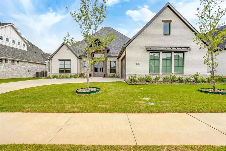 1016 Bandon Dunes Drive, Fort Worth, TX 76028