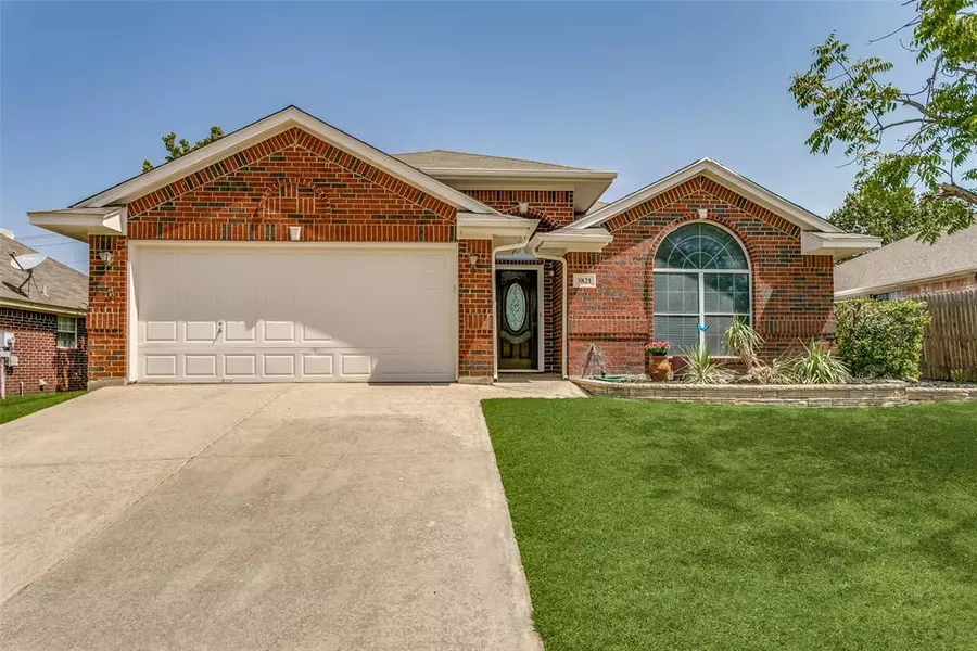 3821 Berrybush Lane, Fort Worth, TX 76137