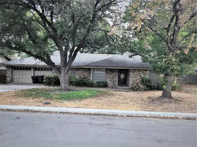 3509 Glenmont Drive, Fort Worth, TX 76133