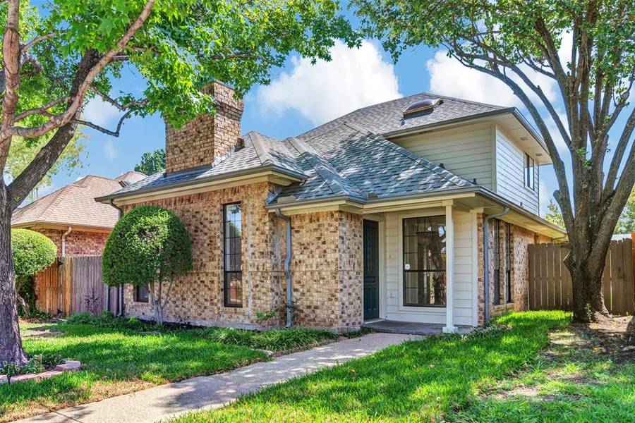 3114 Sara Drive, Rowlett, TX 75088