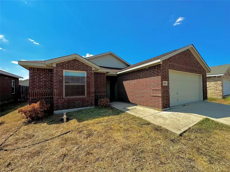 7954 Los Alamitos Lane, Fort Worth, TX 76140