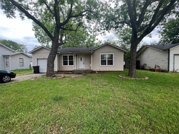 232 Harrison Lane, Hurst, TX 76053