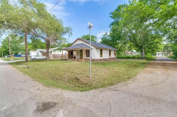 Bonham, TX 75418,800 W 8th Street