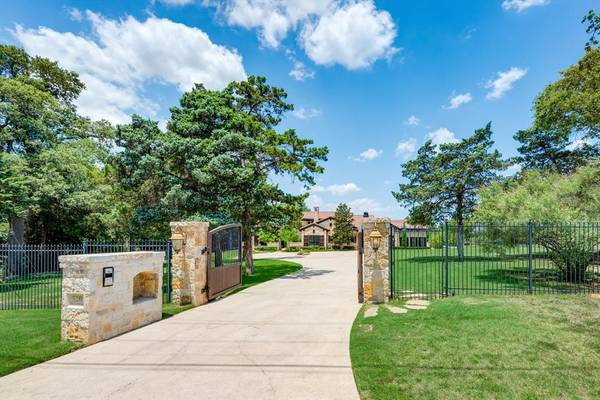 520 W Highland Street, Southlake, TX 76092