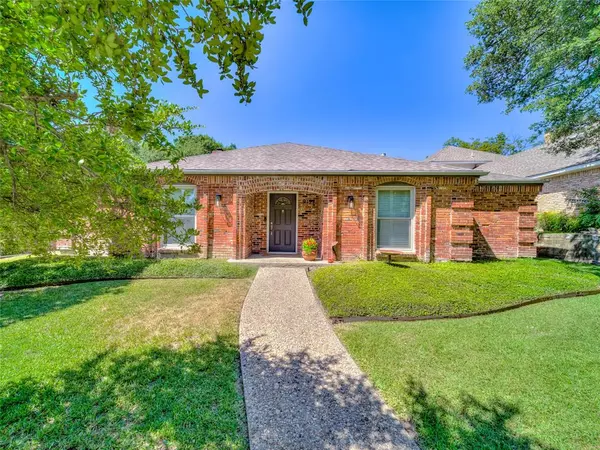 Dallas, TX 75243,9121 Summer Glen Lane