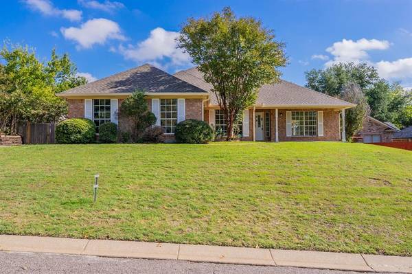 8616 Woodslane Drive, Fort Worth, TX 76179