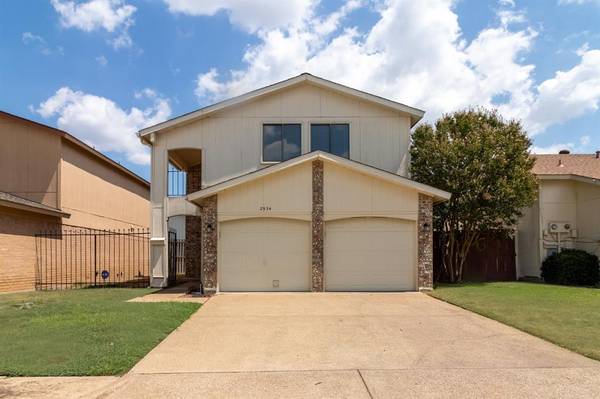 2934 Antares Circle, Garland, TX 75044