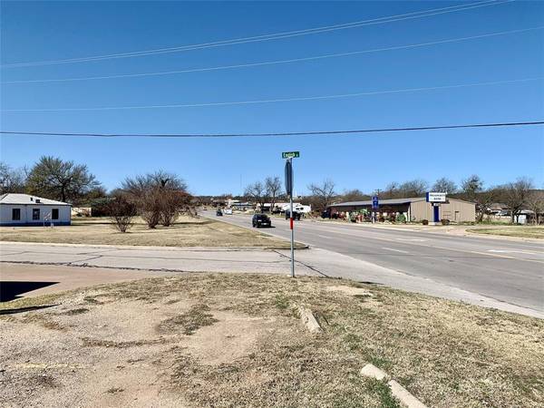 307 English Street,  Glen Rose,  TX 76043