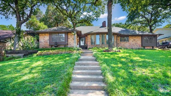 2623 Rivercrest Drive, Arlington, TX 76006