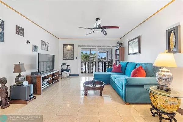 Pompano Beach, FL 33060,650 Pine Dr  #17