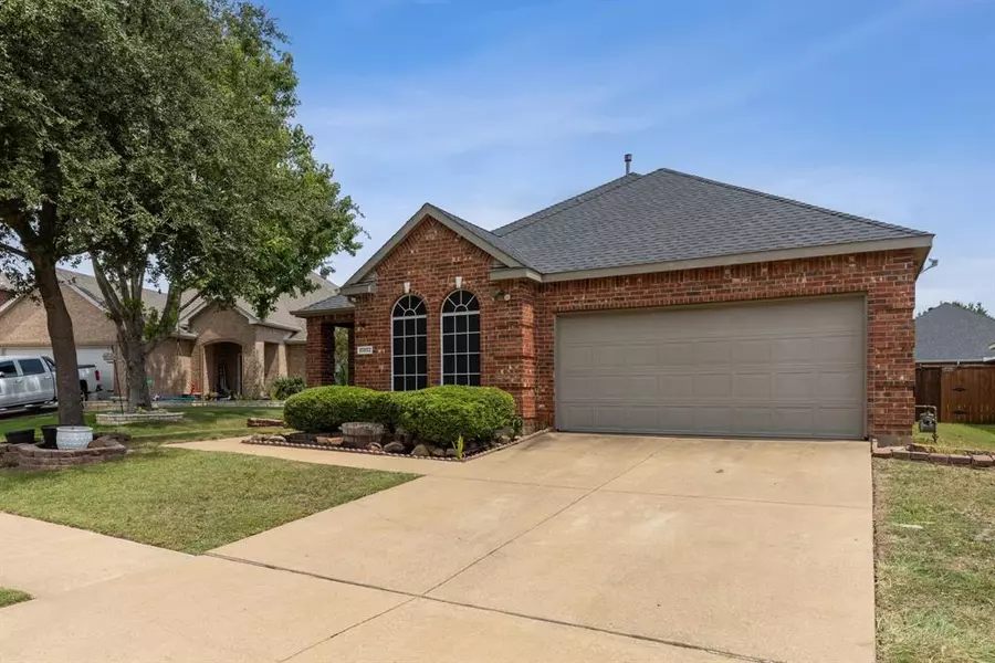 10802 Lansdowne Lane, Rowlett, TX 75089