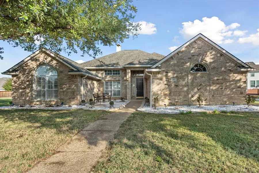 393 Crestview Point Drive, Lewisville, TX 75067