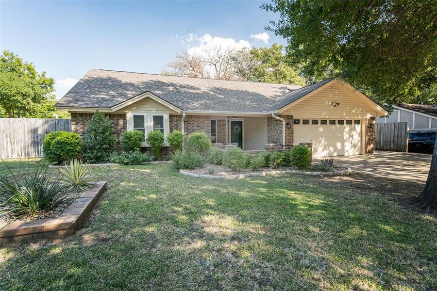 2227 Tanglewood Drive, Grapevine, TX 76051