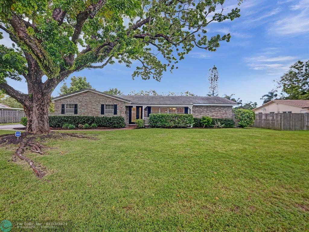 8109 NW 38th St, Coral Springs, FL 33065