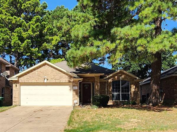 536 Cross Ridge Circle N, Fort Worth, TX 76120