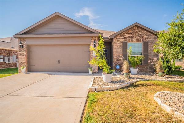 180 Kennedy Drive, Venus, TX 76084