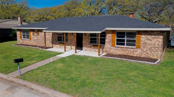 1210 Miller Street, Bowie, TX 76230