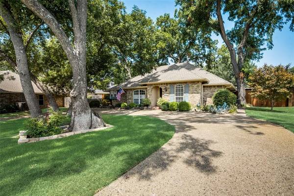 3203 Oxford Drive, Rowlett, TX 75088