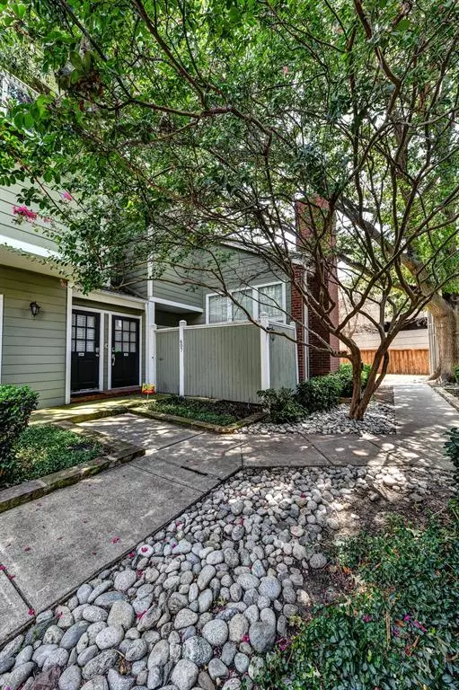 Dallas, TX 75252,6220 Bentwood Trail #608