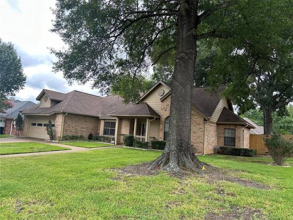 1212 W Rieck Road, Tyler, TX 75703