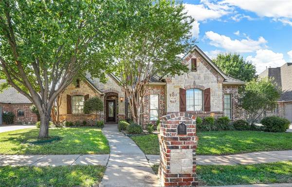 8224 Forest Glenn Drive, North Richland Hills, TX 76182