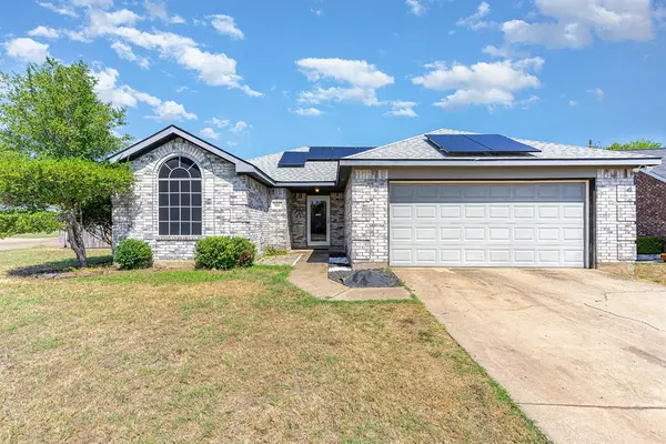 501 Starling Drive, Desoto, TX 75115