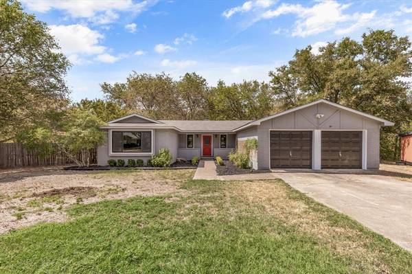 901 Timberline Court, Benbrook, TX 76126