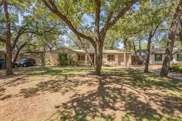 1414 S Oak Street, Arlington, TX 76010