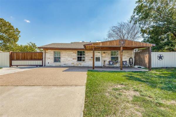 124 N Jessup Street, Alvarado, TX 76009