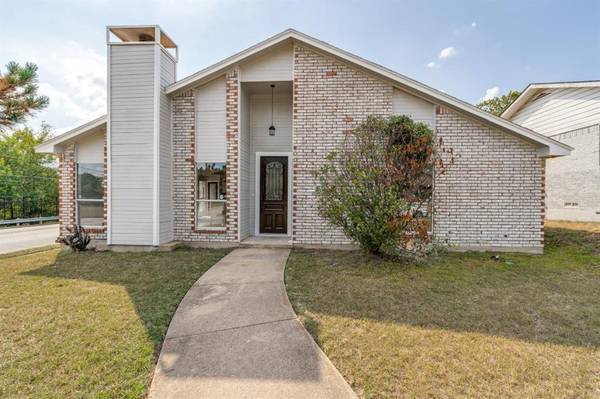 621 SW 17th Street, Grand Prairie, TX 75051