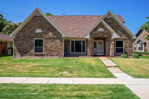 1669 Crosshaven Drive, Lewisville, TX 75077