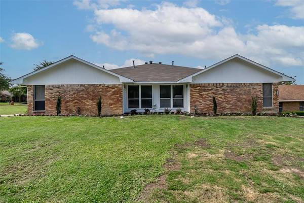 2155 Villa Place #A-B, Carrollton, TX 75006