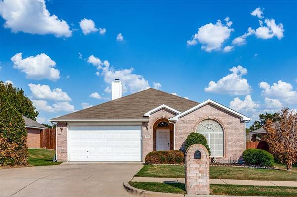 7117 Stewart Lane, Benbrook, TX 76126