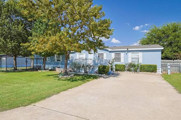 303 Oak Street, Blue Ridge, TX 75424