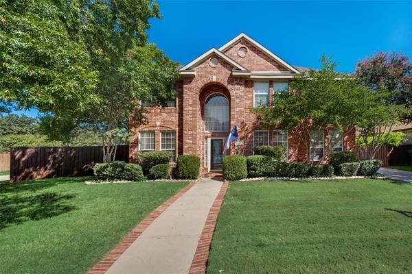 552 Parkview Drive, Grand Prairie, TX 75052