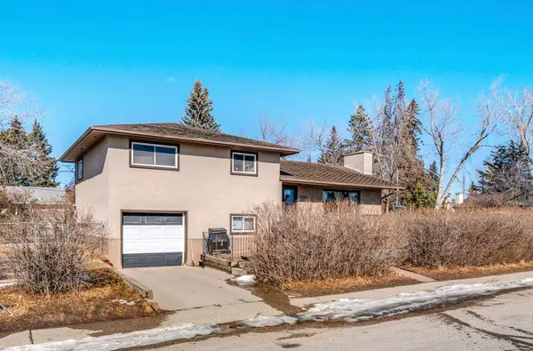 Calgary, AB T3E 1J4,4504 49 AVE SW